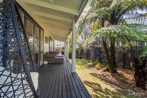 Photo of property in 38 Larchmont Grove, Totara Park, Upper Hutt, 5018