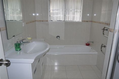 Photo of property in 497 Great South Road, Opaheke, Papakura, 2113