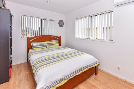 Photo of property in 24 Deodar Place, Totara Heights, Auckland, 2105