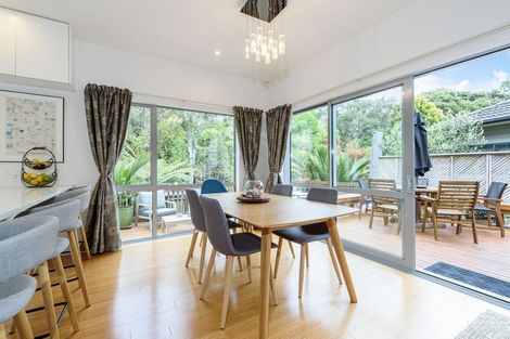Photo of property in 6b Cronin Place, Beach Haven, Auckland, 0626