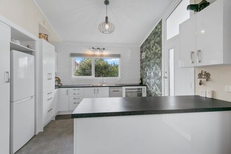 Photo of property in 37 Kent Street, Levin, 5510
