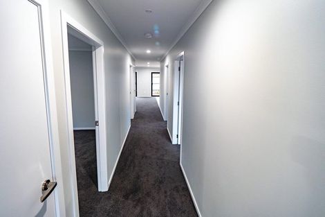 Photo of property in 8 Koru Loop, Paraparaumu, 5032