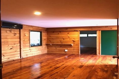 Photo of property in 25 Emlyn Place, Torbay, Auckland, 0630