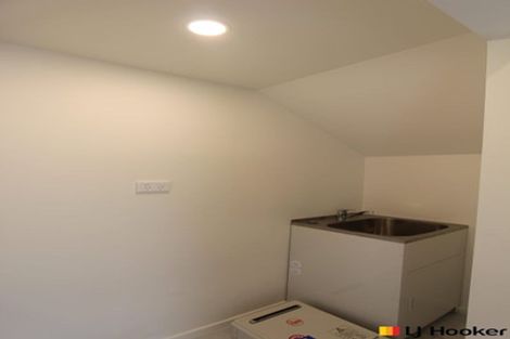 Photo of property in 20a Crestview Rise, Papakura, 2110