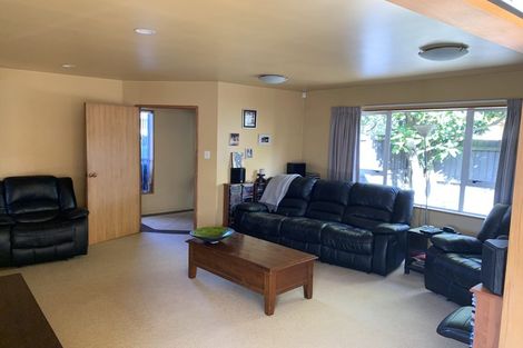 Photo of property in 1 Dymock Place, Bishopdale, Christchurch, 8053