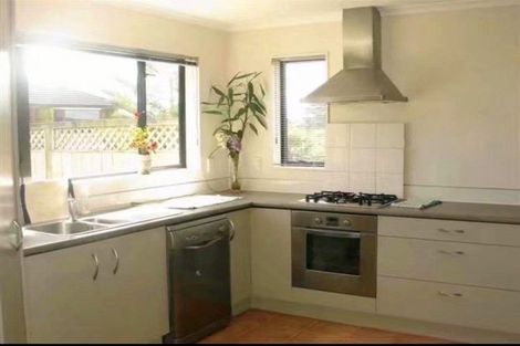 Photo of property in 10 Vintage Drive, Henderson, Auckland, 0612