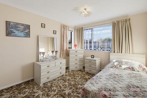 Photo of property in 1/102 Lake Terrace Road, Burwood, Christchurch, 8061