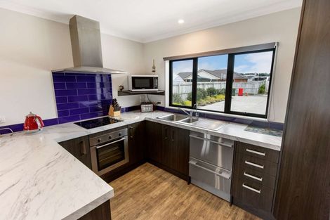 Photo of property in 21 Story Street, Foxton Beach, Foxton, 4815