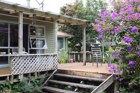 Photo of property in 12 Kendal Place, Merrilands, New Plymouth, 4312