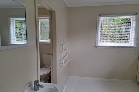 Photo of property in 38 Bassett Road, Johnsonville, Wellington, 6037