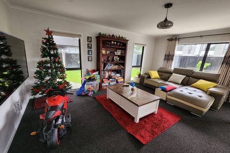 Photo of property in 10 Passchendaele Grove, Trentham, Upper Hutt, 5018