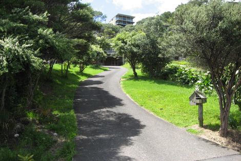 Photo of property in 124 Domain Crescent, Muriwai, Waimauku, 0881