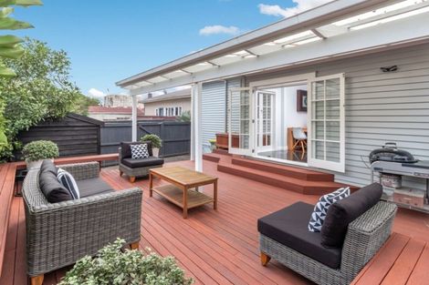 Photo of property in 1012 Great North Road, Point Chevalier, Auckland, 1022