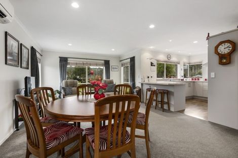 Photo of property in 32 Sunstone Crescent, Brown Owl, Upper Hutt, 5018