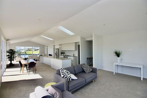 Photo of property in 15 Awatea Drive, Whitianga, 3510