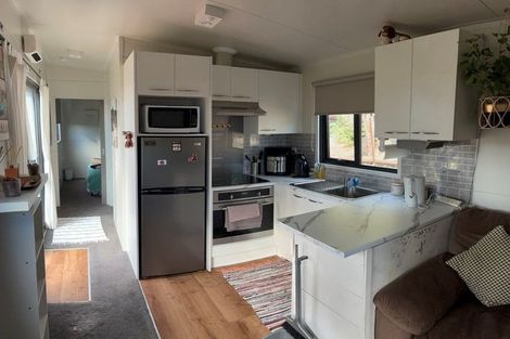 Photo of property in 77 Duffy Road, Waitakere, Henderson, 0782