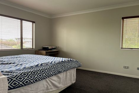 Photo of property in 4 Lissleton Drive, East Tamaki, Auckland, 2013