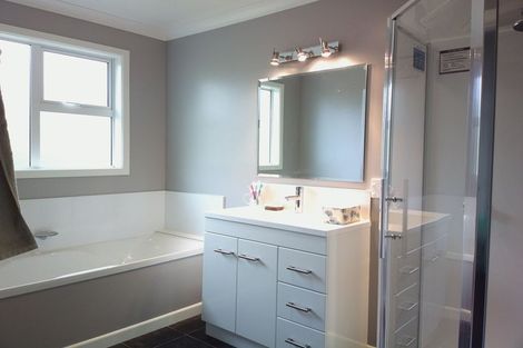 Photo of property in 52 Sheridan Terrace, Johnsonville, Wellington, 6037