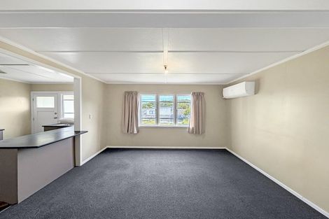 Photo of property in 45 Karaka Street, Castlecliff, Whanganui, 4501