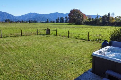 Photo of property in 382 Abel Tasman Drive, Motupipi, Takaka, 7183