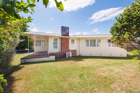 Photo of property in 8 Viscount Place, West End, Palmerston North, 4412