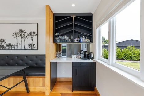 Photo of property in 2 Alma Place, Milson, Palmerston North, 4414