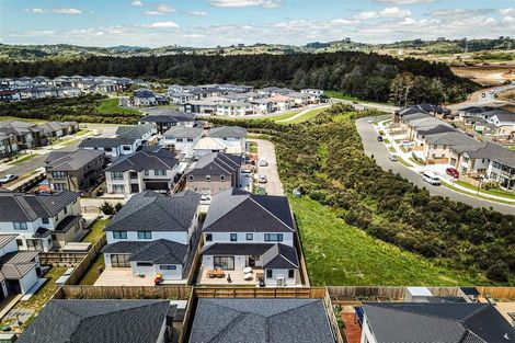 Photo of property in 11 Bunbeg Crescent, Flat Bush, Auckland, 2019