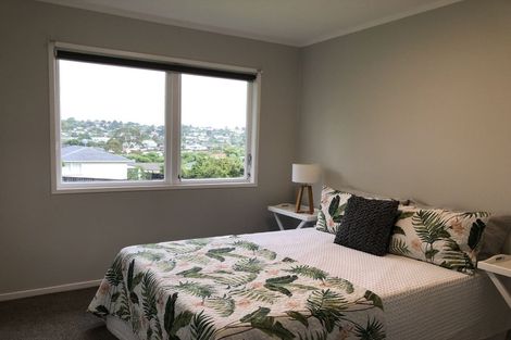 Photo of property in 15 Arlette Place, Massey, Auckland, 0614