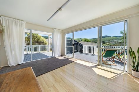 Photo of property in 42 Taylor Terrace, Tawa, Wellington, 5028