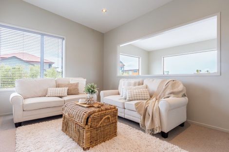 Photo of property in 8 Metzenthin Close, Raumati South, Paraparaumu, 5032