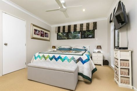 Photo of property in 17 Opanuku Road, Henderson Valley, Auckland, 0612