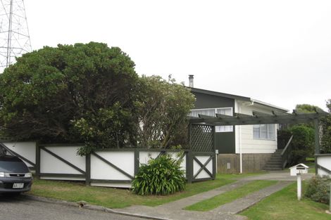 Photo of property in 21 Chetwode Grove, Newlands, Wellington, 6037