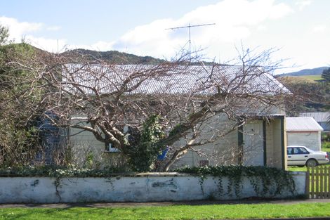 Photo of property in 51 Wakefield Street, Featherston, 5710