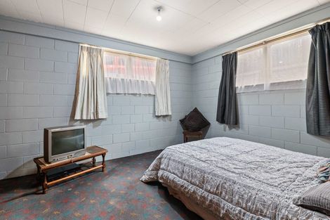 Photo of property in 11 Hillcrest Avenue, Hillcrest, Auckland, 0627