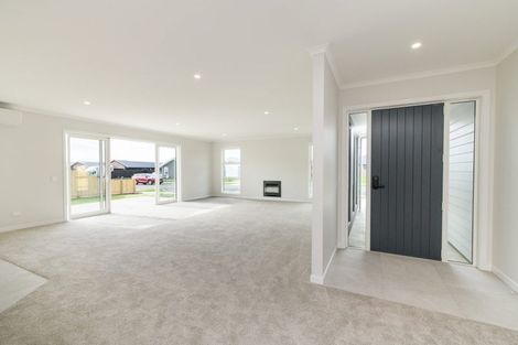 Photo of property in 61 Atlantic Drive, Fitzherbert, Palmerston North, 4410