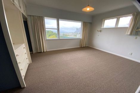 Photo of property in 37 Huntleigh Park Way, Ngaio, Wellington, 6035