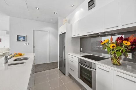 Photo of property in Sentinel Apartments, 802/3 Northcroft Street, Takapuna, Auckland, 0622