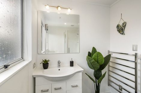 Photo of property in 70a Eatwell Avenue, Paraparaumu Beach, Paraparaumu, 5032