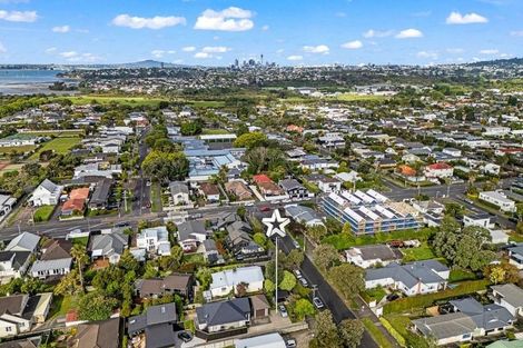 Photo of property in 9a St Michaels Avenue, Point Chevalier, Auckland, 1022