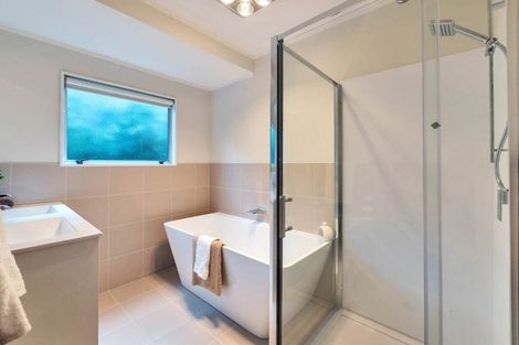 Photo of property in 2/78a Onewa Road, Northcote Point, Auckland, 0627