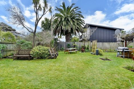 Photo of property in 16 Estuary Road, New Brighton, Christchurch, 8061