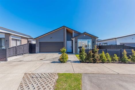 Photo of property in 5 Ropere Street, Kumeu, 0810