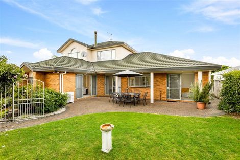 Photo of property in 10 Suncrest Drive, West Harbour, Auckland, 0618