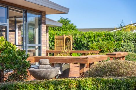 Photo of property in 2 Rosebank Grove, Waikanae, 5036