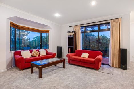 Photo of property in 24 Oakway Drive, Schnapper Rock, Auckland, 0632