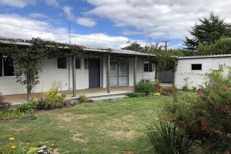 Photo of property in 645 Queen Street East, Levin, 5510