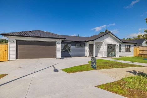 Photo of property in 18 Jeroboam Loop, Kumeu, 0810
