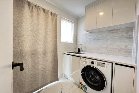 Photo of property in 1/33 Penion Drive, Flat Bush, Auckland, 2023