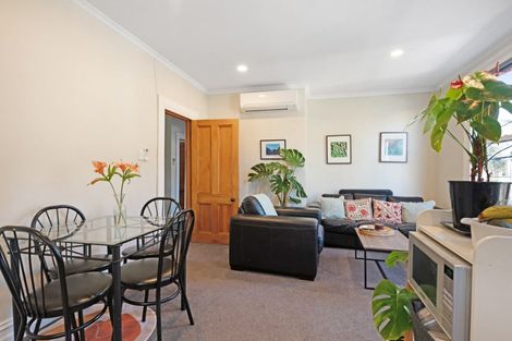 Photo of property in 11 Roxburgh Street, Mount Victoria, Wellington, 6011