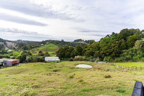 Photo of property in 17 Hook Road, Paparoa, 0571
